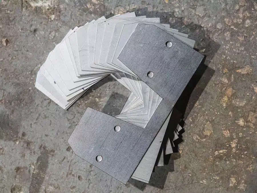 Piccoli pezzi metallici rifiniti e pronti per assemblaggio Mantova