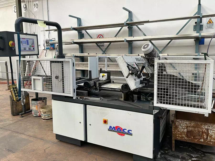 Seghetto alternativo automatico MACC per lavorazioni metalliche Mantova